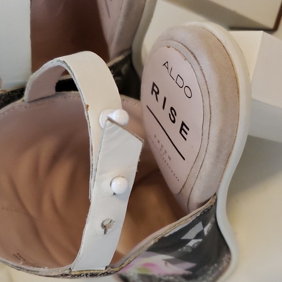 SOLD - Picture 5 of 8